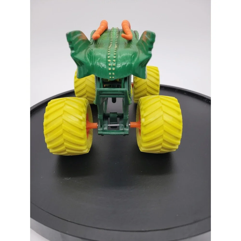 Monster Jam Truck DRAGON  Yellow Tires 2023 The BIG ONE Spin Master 7